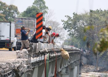 Saquean tráiler en villahermosa