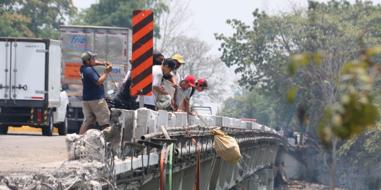 Saquean tráiler en villahermosa