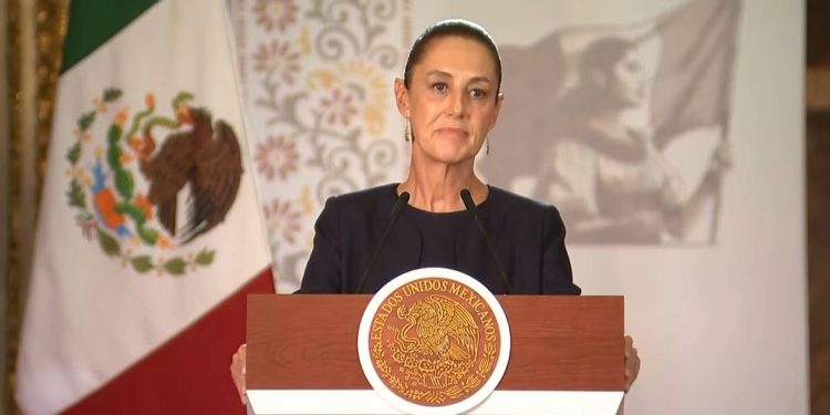 Claudia Sheinbaum anuncia aumento salarial para maestros de México