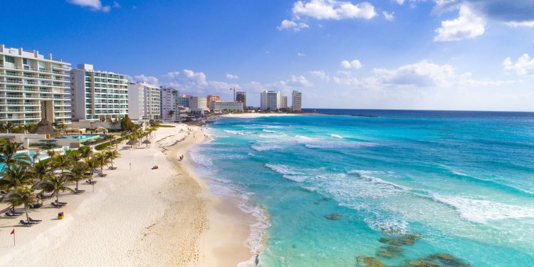 Clima en Cancún lunes 26 de mayo del 2025: Vientos fuertes y calor extremo este lunes