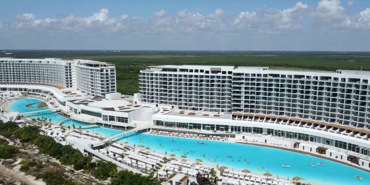 Descubre los mejores resorts de lujo en Cancún 2025