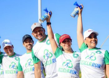 Mara Lezama da banderazo de salida en la Primera Carrera Recicla Run en Cancun