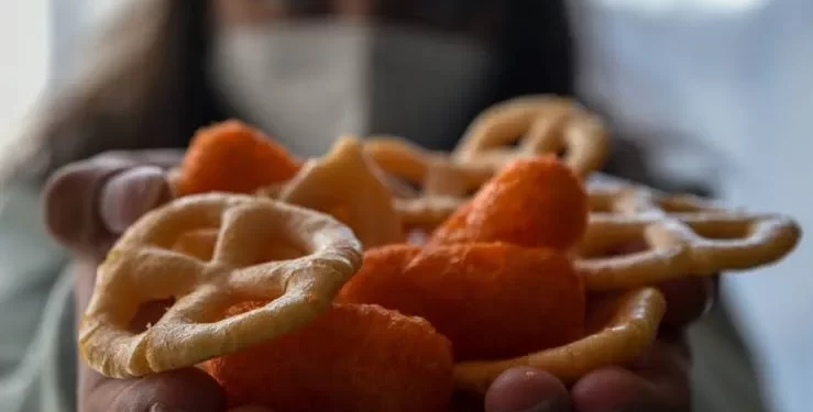 Más de 100 puestos de comida chatarra son removidos en escuelas de Cancún por programa de salud