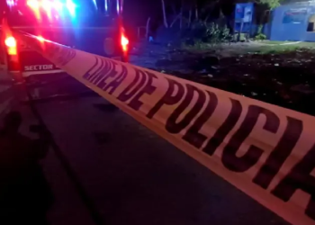 Baleado por golpear el cofre de un auto