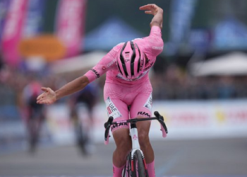 Isaac del Toro conquista etapa 17 del Giro de Italia 2025