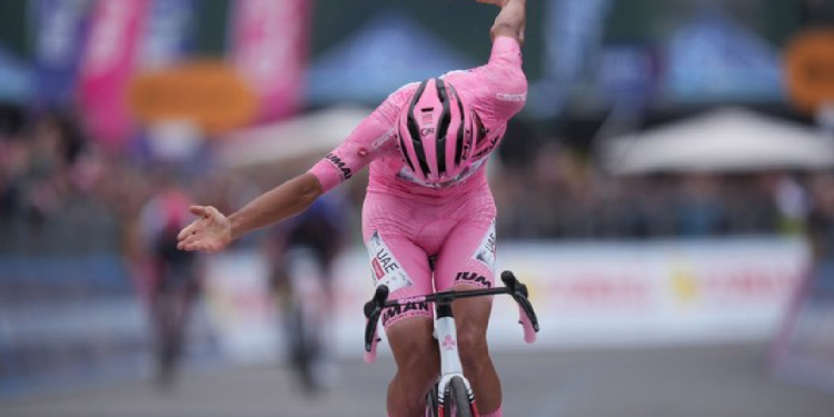 Isaac del Toro conquista etapa 17 del Giro de Italia 2025