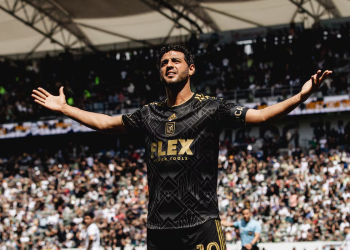 Carlos Vela anuncia su retiro del futbol