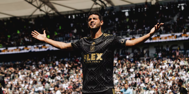 Carlos Vela anuncia su retiro del futbol