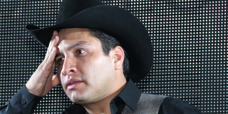 Cancelan Visa de Julion Alvarez