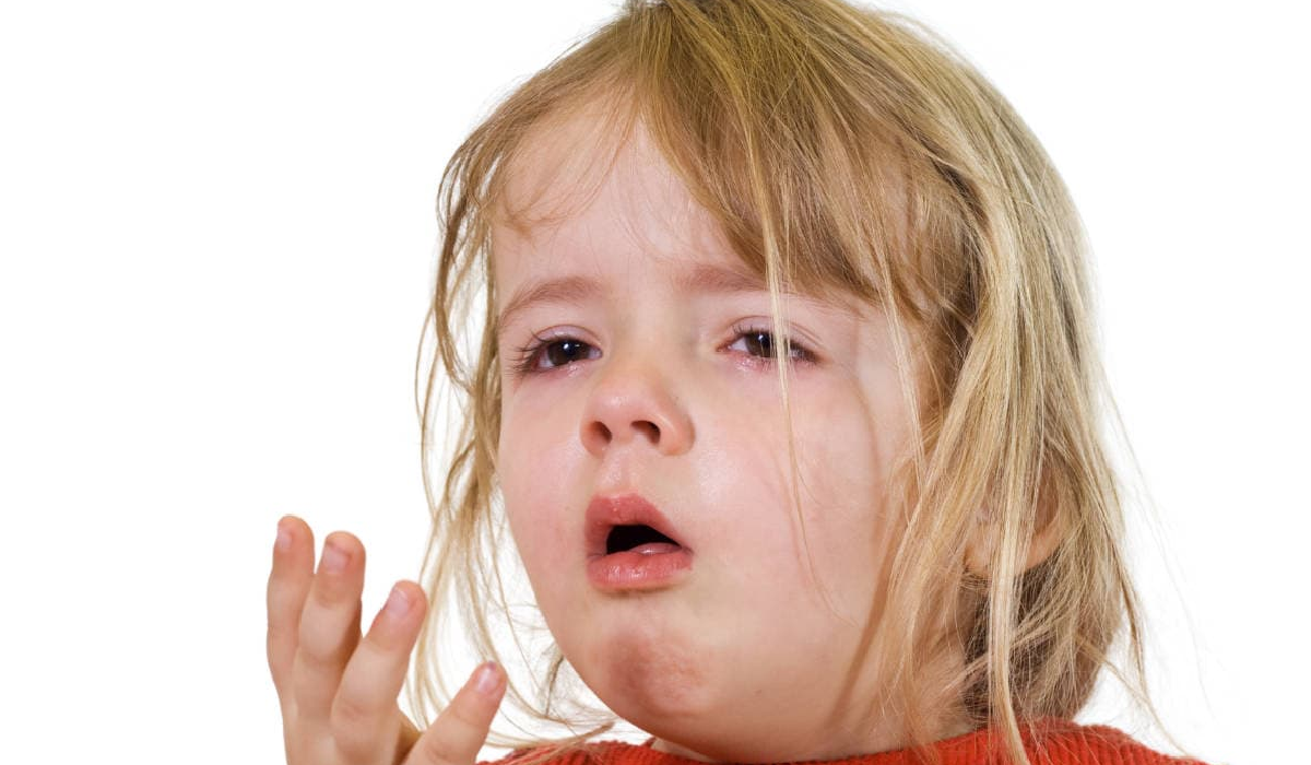 Niña con tos