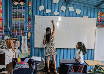 Escuela en un viejo vagon del Estado de Mexico