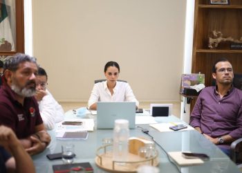 Ana Paty Peralta participa en la Mesa de Estrategia ante el arribo masivo de Sargazo 2025