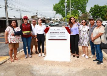 Ana Paty Peralta y la Gobernadora, Mara Lezama, develaron la placa “Rehabilitación de Calle” en la Av. Miguel Hidalgo (Ruta 5)