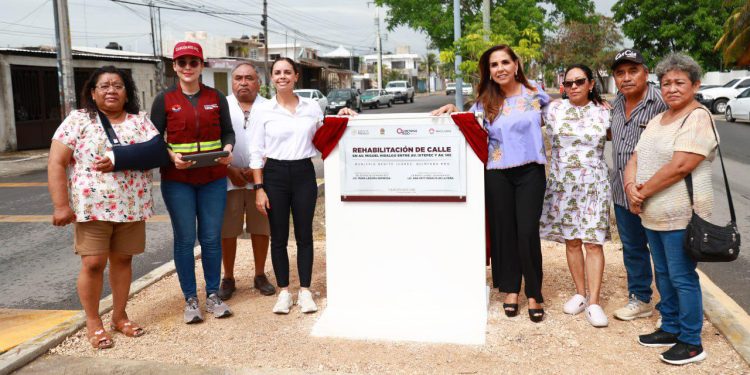Ana Paty Peralta y la Gobernadora, Mara Lezama, develaron la placa “Rehabilitación de Calle” en la Av. Miguel Hidalgo (Ruta 5)