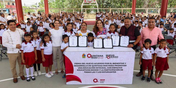 Inauguran domo de la primaria “Efraín Santana Sánchez” de la Supermanzana 227 Cancún