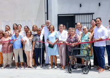 Ana Paty Peralta, participó en la reapertura del club de día de la Fundación Pak Pak
