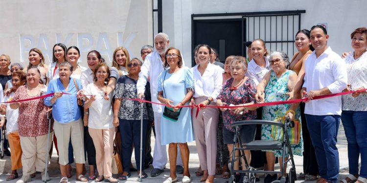 Ana Paty Peralta, participó en la reapertura del club de día de la Fundación Pak Pak