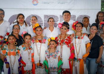 Entregan reconocimientos a alumnos de los nueve COBUS en Cancún