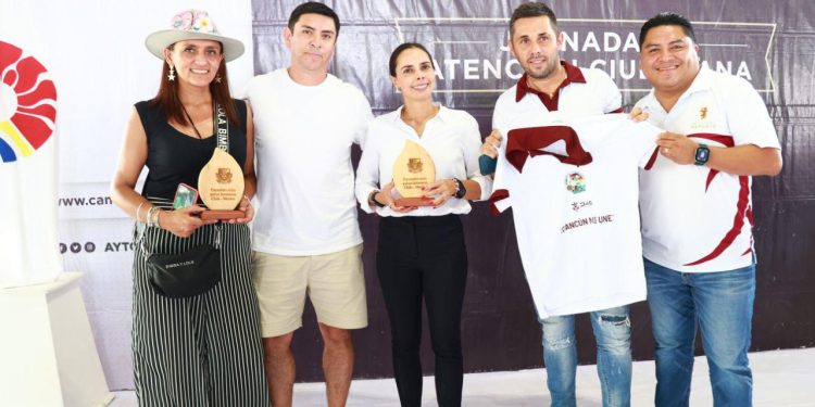 Realizan Jornada de Atención Ciudadana “¡Cancún Nos Une!”, en el domo de la Supermanzana 221