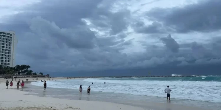 Clima en Cancún para este lunes 23 de junio del 2025: Prevén intensas lluvias en la península