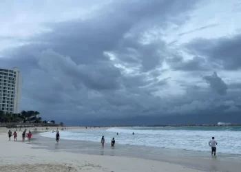 Clima en Cancún para este miércoles 4 de junio del 2025: Día nublado con posibles inundaciones