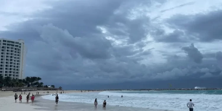 Clima en Cancún para este miércoles 4 de junio del 2025: Día nublado con posibles inundaciones
