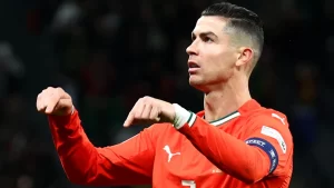 Cristiano Ronaldo celebrando un gol con la camiseta de la selección de Portugal