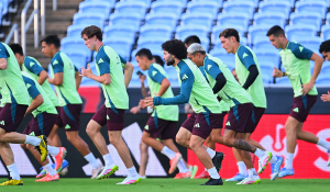 Jugadores de la selección mexicana entrenan bajo la supervisión de Javier Aguirre antes del partido amistoso contra Turquía.