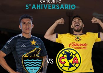 Jugador de Cancún FC y jugador del Club América con los escudos de ambos equipos