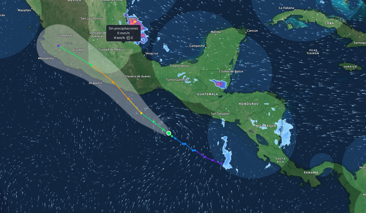 Fotografía que muestra a soldados mexicanos durante el despliegue en las zonas afectadas por el huracán Erick, parte del Plan DN-III-E para protección civil.