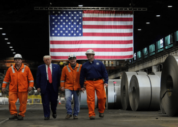 Trump duplica aranceles al acero y aluminio al 50%