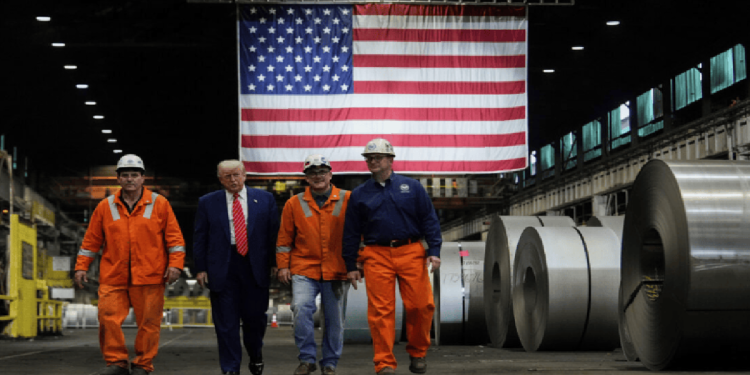 Trump duplica aranceles al acero y aluminio al 50%