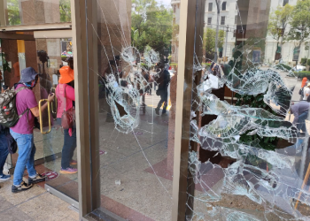 CETEG vandaliza edificio de la Secretaría del Bienestar