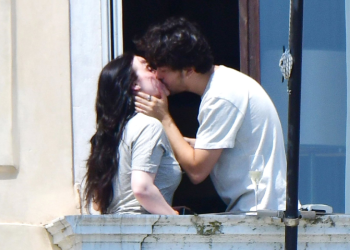 Billie Eilish y Nat Woff sorprenden en Venecia