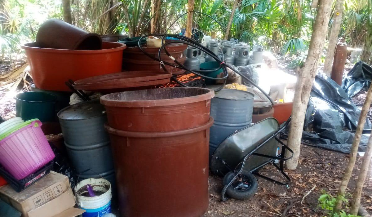Herramientas decomisadas en el narco laboratorio en Felipe Carrillo Puerto