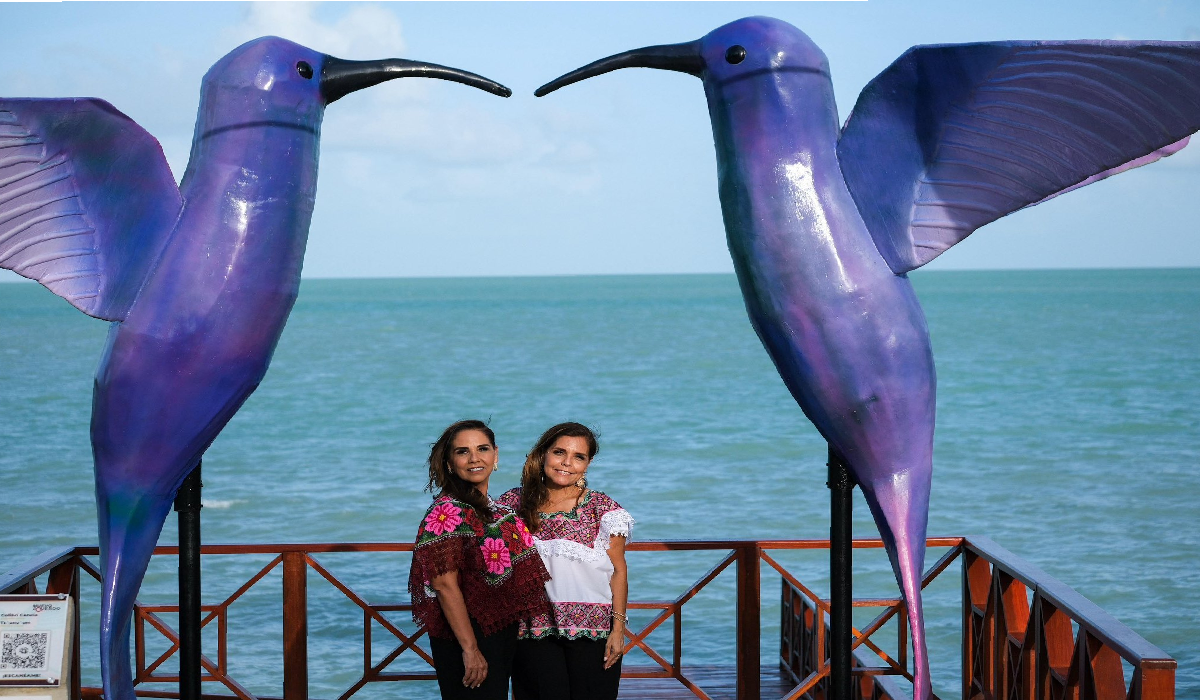 Mirador del corredor turístico con vista al mar Caribe en Calderitas.