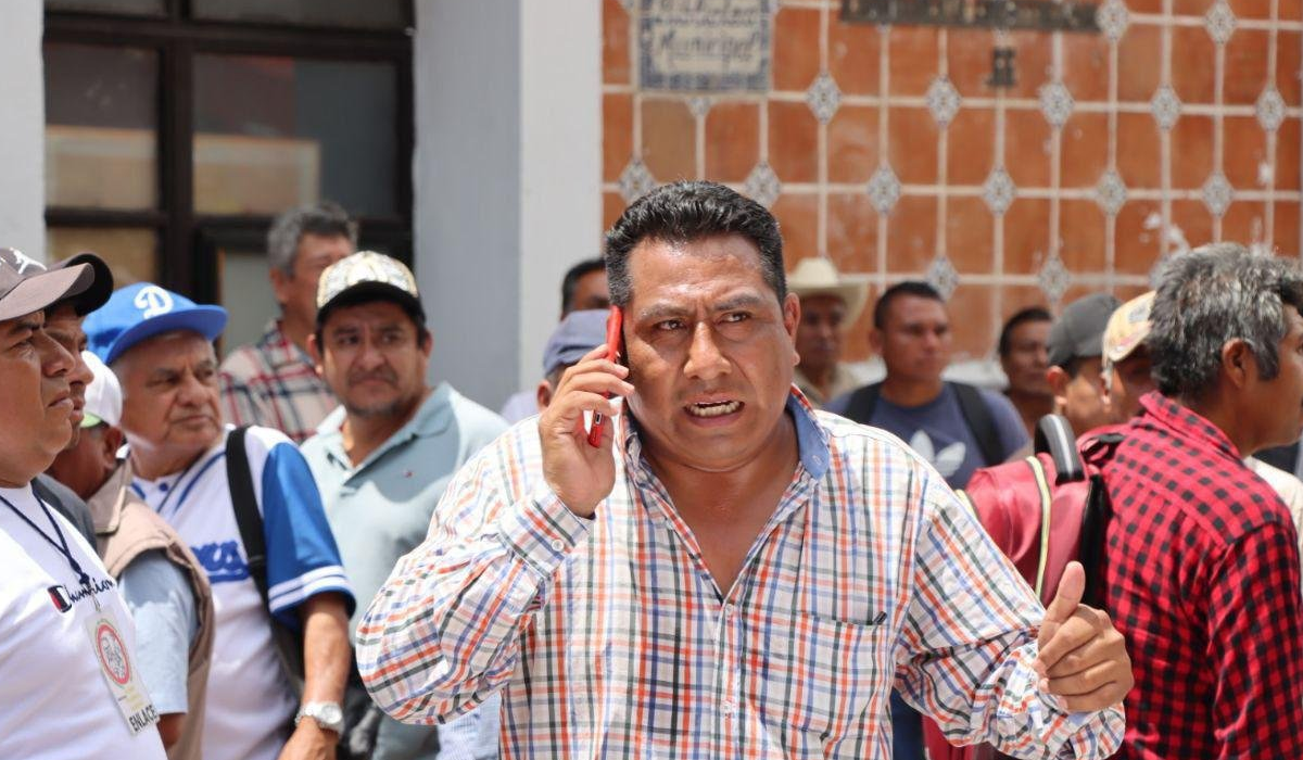 Altercado entre manifestantes y policía en manifestantico de Atlixco