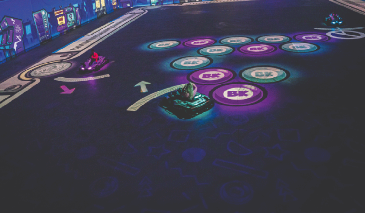 Modo BattlePool en BattleKart con mesa de billar gigante y karts