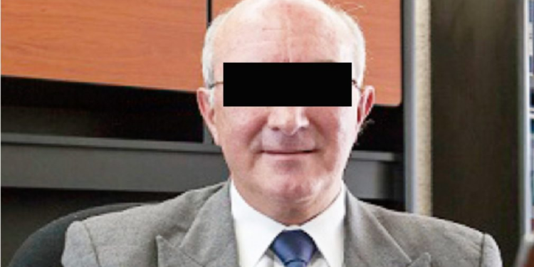 Rostro del sacerdote detenido en el AICM por presunto abuso sexual