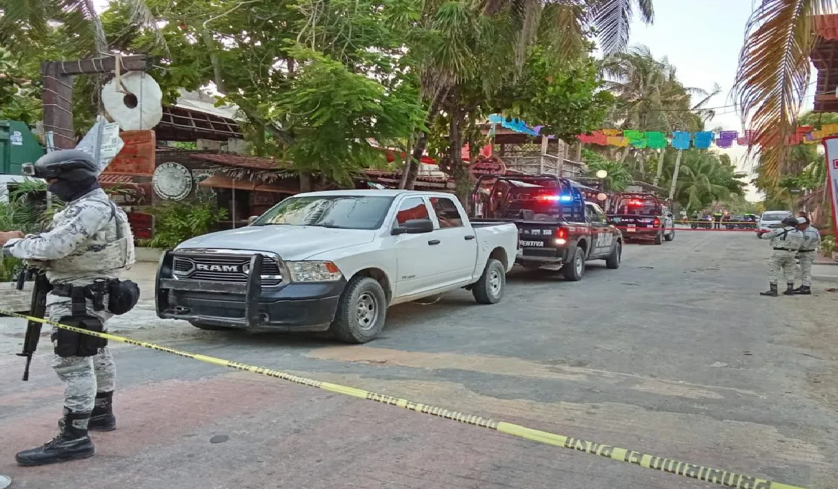Autoridades acordonan restaurante tras asesinato en Tulum
