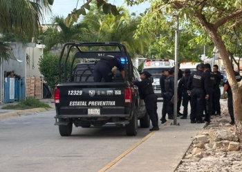 Policias resguardan zona del asesinato en Cancun