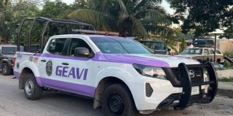 Patrulla de GEAVIG durante operativo en Cancún por caso de violacion
