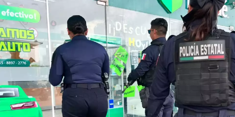 policias en casa de empeño tras robo