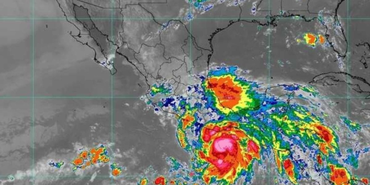 Imagen por radar del Huracan Erick acercandose a las costas de Guerrero
