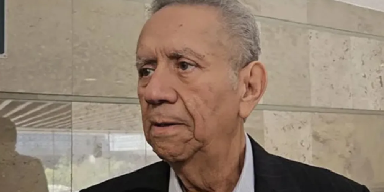 Retrato oficial de Patricio Flores, secretario general del Sitatyr