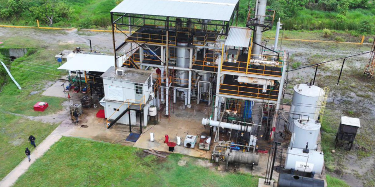 Vista aérea de refinería clandestina en Coatzacoalcos, Veracruz