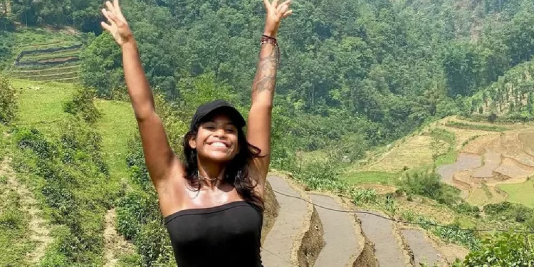 Juliana Marins sonriente en una fotografía antes de su viaje