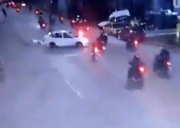 Accidente entre auto y caravana de motos en Mar del Plata