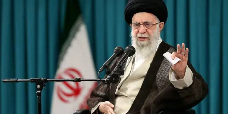 Líder supremo de Irán Ali Jamenei lanza advertencia
