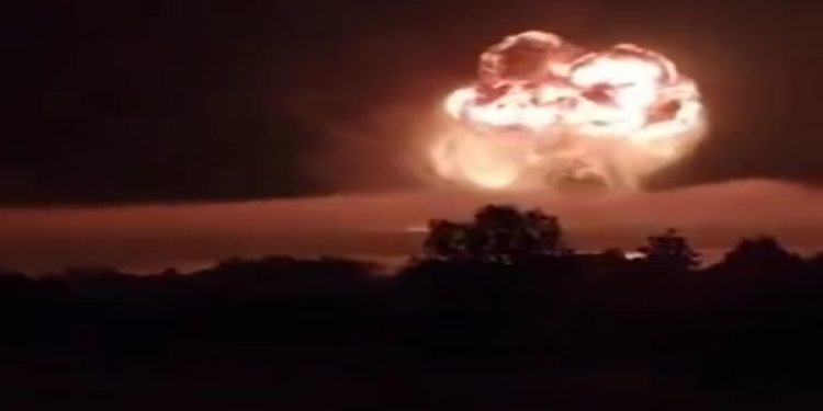 Explosión vista desde lejos tras ataque de Trump en Irán